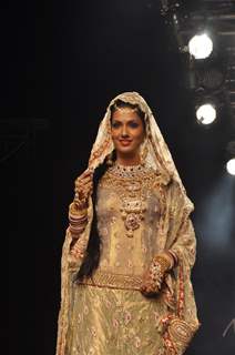 Models walk on the ramp portraying essence of Kashmir Fashion Show