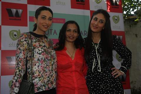 Karisma Kapur & Kareena Kapoor unveiling the book of 'Women & The Weight Loss Tamasha' written by Rujuta Diwekar at Olive Bar