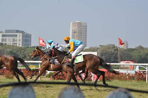 Participants at Hello! Classic Race