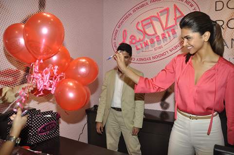 Deepika Padukone inaugurating the 12th pin-up store of La Senza in India