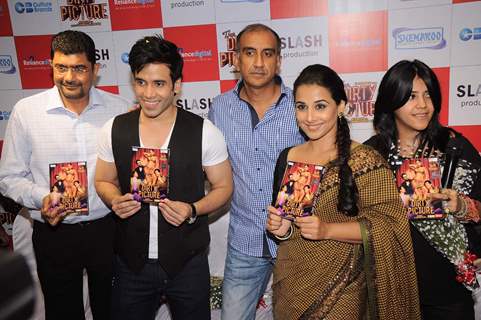 Vidya, Tusshar and Ekta Kapoor at The Dirty Picture DVD launch at Reliance Digital