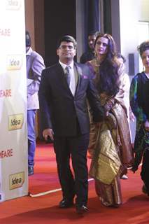 Rekha at 57th Idea Filmfare Awards 2011