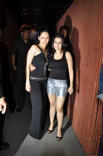 Ameesha Patel and Maanayata Dutt at Sanjay Dutt's bash for Agneepath