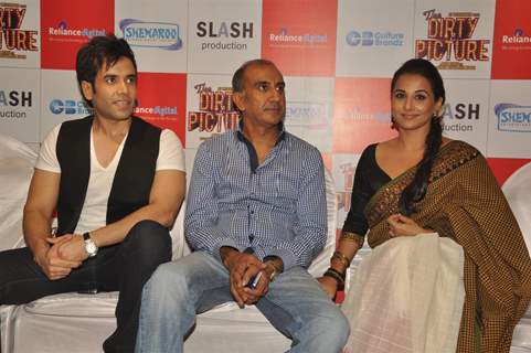 Vidya Balan and Tusshar Kapoor at The Dirty Picture DVD launch at Reliance Digital