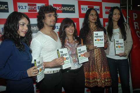 Sonu Niigam launch Priya Kumar's book at Big FM