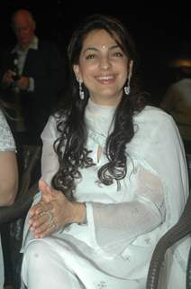 Juhi Chawla launches Rajeev Paul's book at Andheri