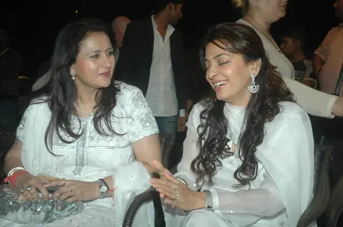 Juhi Chawla, Poonam Dhillon at launch of Rajeev Paul's book at Andheri