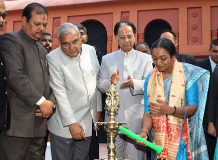 Lok Sabha Speaker, Meira Kumar  inaugurating the 26 th Surajkund Craft Mela with Union Minister for Tourism ,Subodh Kant Sahai, Chief Minister of Assam,Tarun Gogoi and Chief Minister of Haryana,Bhupinder Singh Hooda, at Faridabad on ...