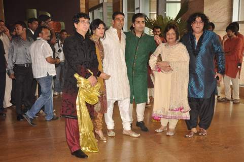 Akshay Kumar, Karan Johar, Hiroo Johar, Sajid Khan, Sajid Nadiadwala grace Ritesh & Genelia wedding