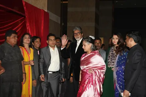 Amitabh, Jaya & Aishwarya Rai Bachchan grace Ritesh Deshmukh & Genelia Dsouza wedding reception