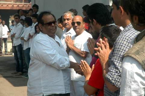 Satish Kaushik at Raj Kanwar's funeral meet in Oshiwara on 5th Feb 2012