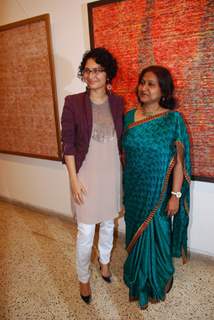 Kiran Rao inaugurates Sangeeta Gupta's Painting Exhibition at Jehangir in Mumbai. .