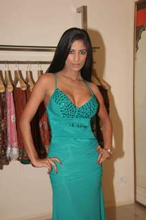 Poonam Pandey launch the Gitanjali Dream Date contest in Mumbai