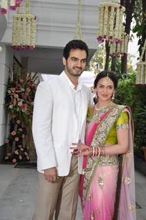 Bollywood actress Esha Deol got engaged to her boyfriend Bharat Takhtani at her residence in Mumbai on Sunday, February 12, 2012