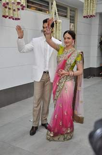 Bollywood actress Esha Deol got engaged to her boyfriend Bharat Takhtani at her residence in Mumbai on Sunday, February 12, 2012