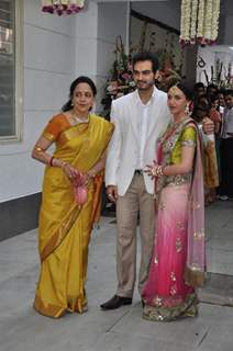 Bollywood actress Esha Deol got engaged to her boyfriend Bharat Takhtani at her residence in Mumbai on Sunday, February 12, 2012