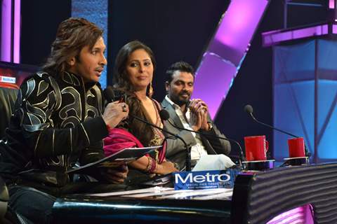 Bollywood actress Bipasha Basu promoted her upcoming movie Jodi Breakers at the dance reality show Dance India Dance 3
