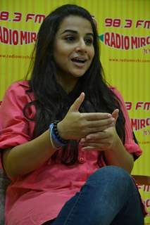 Vidya Balan promoting film KAHAANI at 98.3 Radio Mirchi FM Studios in Lower Parel, Mumbai