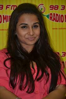 Vidya Balan promoting film KAHAANI at 98.3 Radio Mirchi FM Studios in Lower Parel, Mumbai