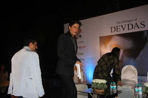 Shah Rukh Khan at Launch of Devdas dialogue book at Mehboob Studios in Bandra, Mumbai