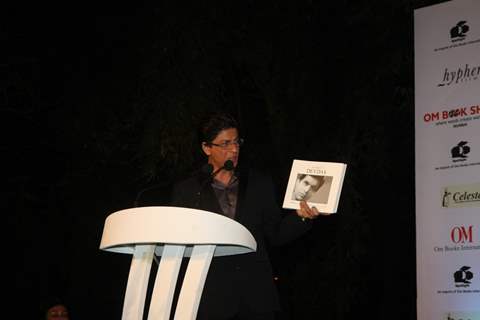 Shah Rukh Khan at Launch of Devdas dialogue book at Mehboob Studios in Bandra, Mumbai