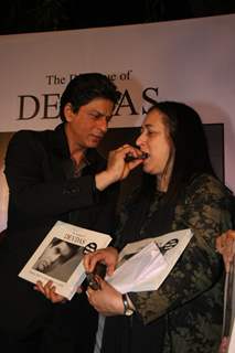 Shah Rukh Khan at Launch of Devdas dialogue book at Mehboob Studios in Bandra, Mumbai