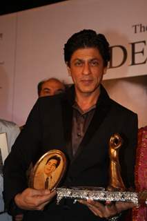 Shah Rukh Khan at Launch of Devdas dialogue book at Mehboob Studios in Bandra, Mumbai