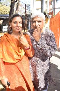 Bollywood celebrities also went out of their house to cast their valuable votes. .