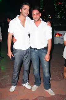 Producer Siddarth Kumar Tewary threw a get together for the cast and crew of Navya