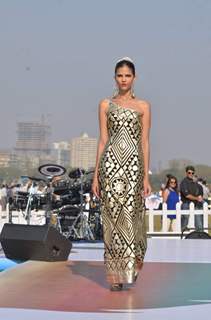 Model at the AGP Multi Million Race at Mahalaxmi Race Cource In Mumbai. .