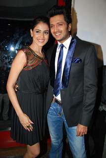 Riteish Genelia promote Tere Naal Love Ho Gaya on the set of Dance India Dance