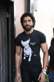 Farhan Akhtar on NDTV Chat Show Issi Ka Naam Zindagi with show host Raveena Tandon at Yashraj Studios in Mumbai