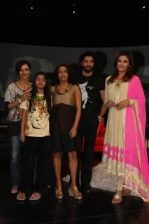 Farhan Akhtar on NDTV Chat Show Issi Ka Naam Zindagi with show host Raveena Tandon at Yashraj Studios in Mumbai
