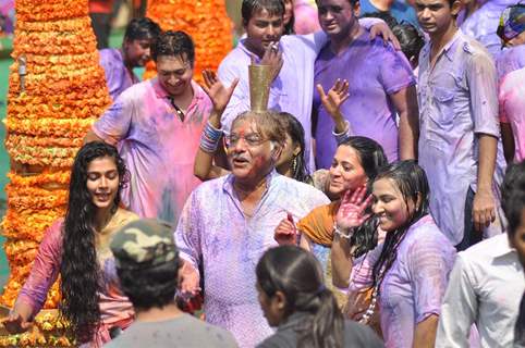 Colors Channel TV serials Artist celebrate Holi