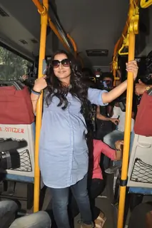Vidya Balan promotes her film 'KAHAANI' by travelling in pregnant character get up in BEST bus in Mumbai