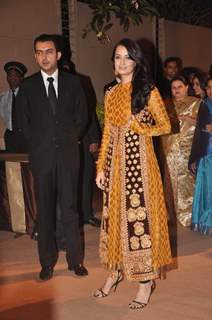 Sahil Sangha and Dia Mirza at Honey Bhagnani wedding reception. .