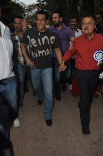 Salman graces The Cosmopolitan Friends Association's event