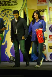 Shilpa Shetty and Rahul Dravid during the unveiling of the Rajasthan Royals Jersey at JW Marriott Hotel in Mumbai