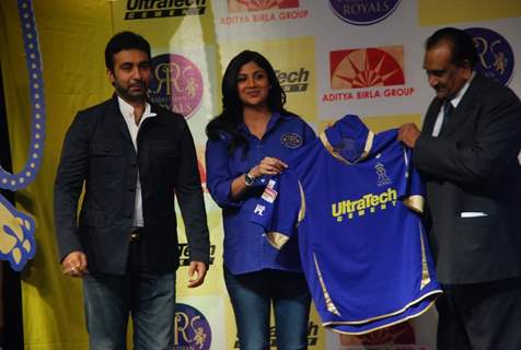 Shilpa Shetty and Rahul Dravid during the unveiling of the Rajasthan Royals Jersey at JW Marriott Hotel in Mumbai