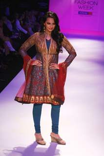 Sonakshi Sinha showstopper at the Karmik Show at LFW Summer/Resort 2012 at Hotel JW Marriott in Juhu, Mumbai