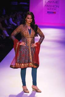 Sonakshi Sinha showstopper at the Karmik Show at LFW Summer/Resort 2012 at Hotel JW Marriott in Juhu, Mumbai