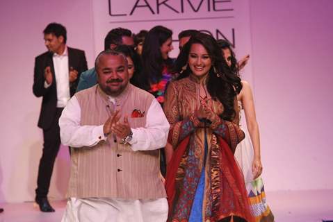 Sonakshi Sinha showstopper at the Karmik Show at LFW Summer/Resort 2012 at Hotel JW Marriott in Juhu, Mumbai