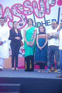 Sonam Kapoor, IMtiaz and Anurag launch Andheri &quot;Wassup&quot; fest. .