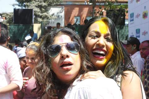 Kashmira Shah and Sambhavna Seth at Zoom Holi bash