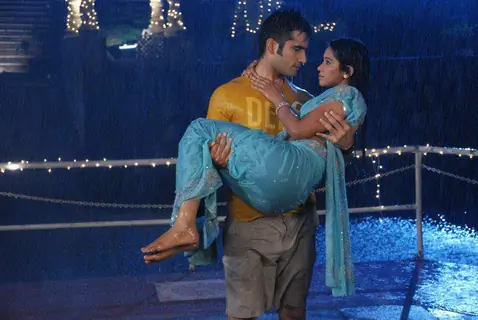 Still Image from Rang Badalti Odhani