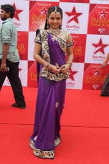 Giaa Manek at STAR Parivaar Awards Red Carpet