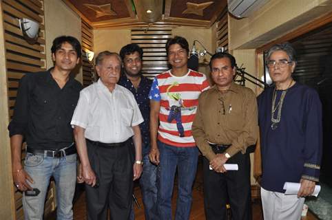 Shaan records song for upcoming fim 'Future to Bright Hai ji'