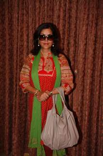 Zeenat Aman and Priti Jhangiani with Jagat Guru Shankaracharya at the launch of film & Vishwa Manav Jagran Manch a NGO in Mumbai