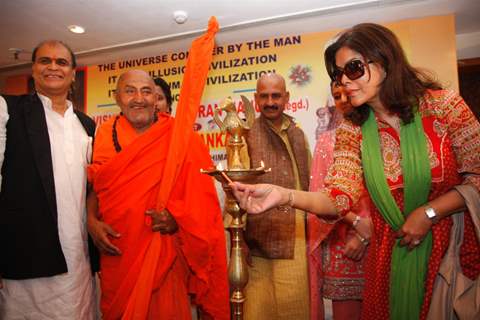 Zeenat Aman and Priti Jhangiani with Jagat Guru Shankaracharya at the launch of film & Vishwa Manav Jagran Manch a NGO in Mumbai