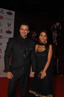 Vivek Oberoi with wife Priyanka Alva at Global Indian Film & TV Honours Awards 2012